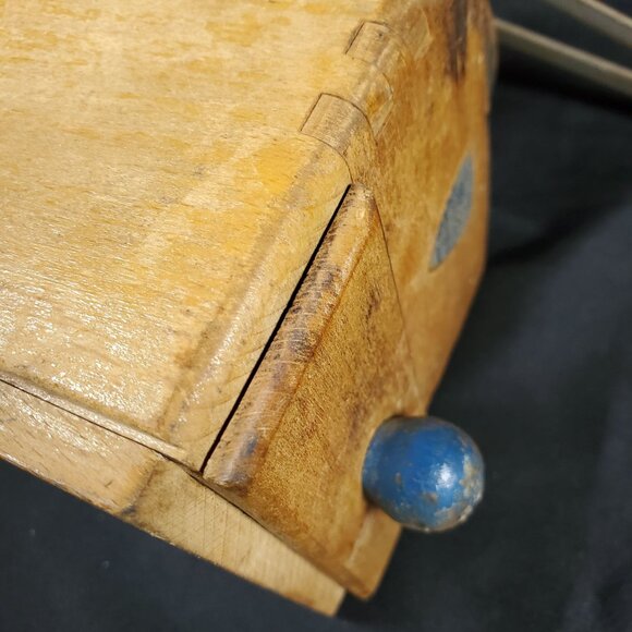 VTG PeDe Germany Coffee Grinder Primitive Hand Crank Mill Rustic Wood Box Farmho - Picture 13 of 14